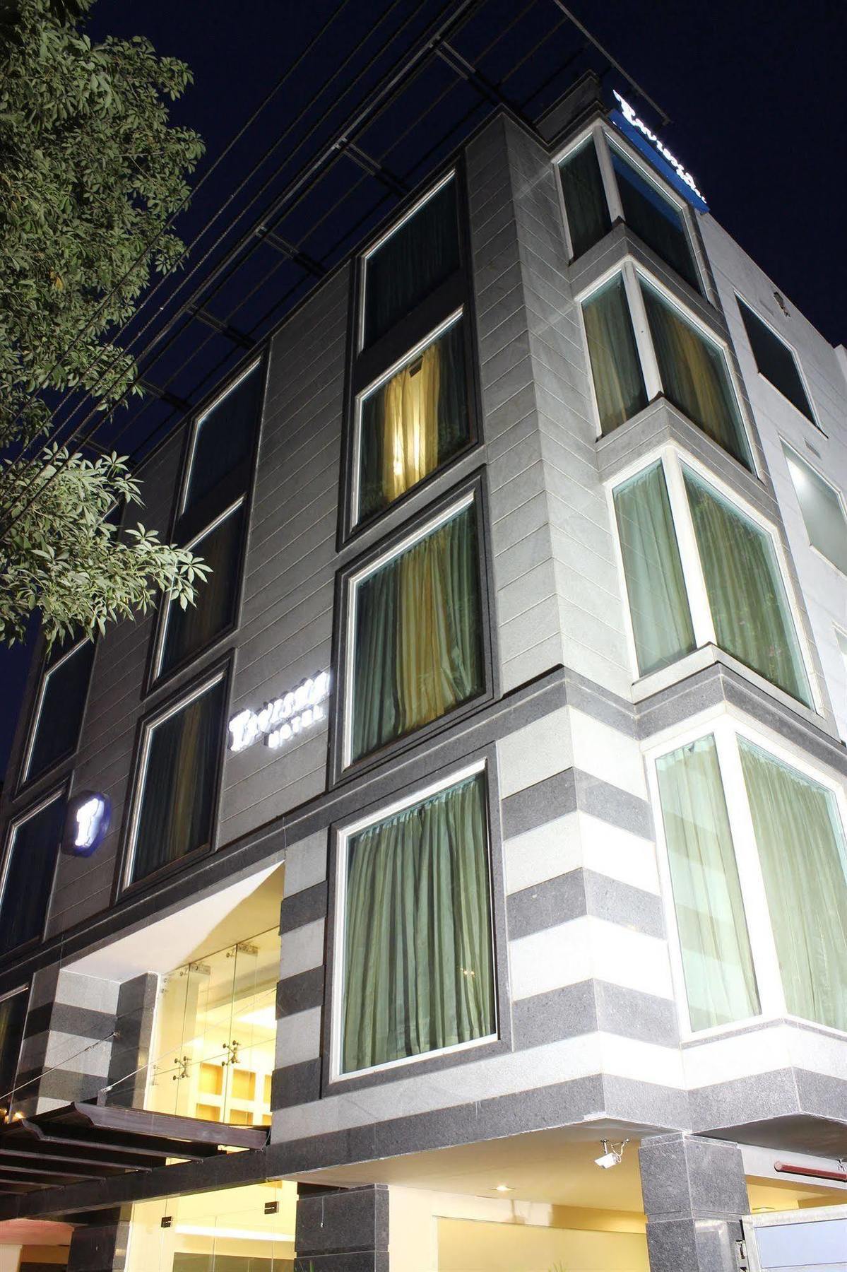 Rosemallow Hotel 뉴델리 외부 사진